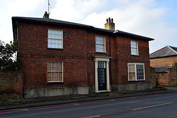 Hockliffe House front view February 2013